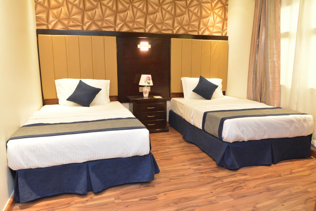 Grandeur East Aparthotel Khobar Bagian luar foto